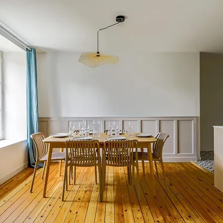 Dans L'ancien Grand T3 Lumineux *