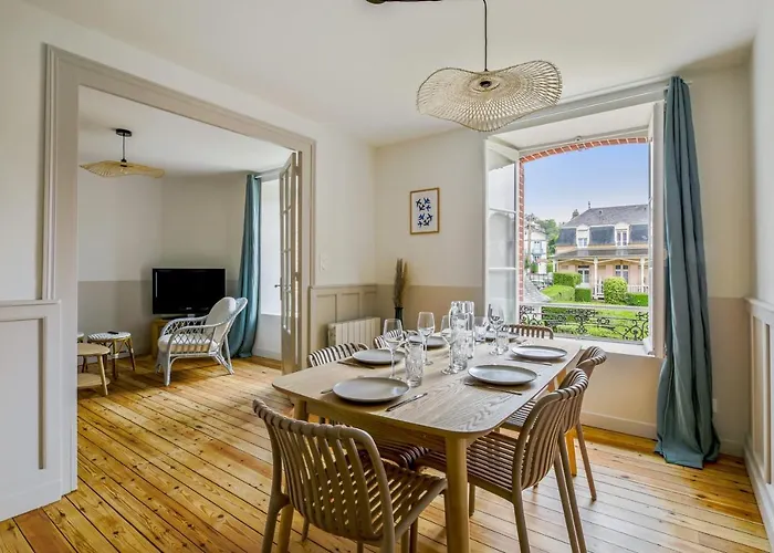 Dans L'ancien Grand T3 Lumineux Ульгат